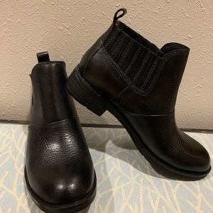 New Soft brand booties size 6m